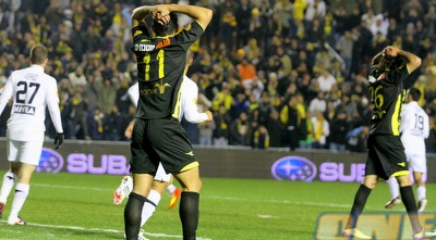 פאסוס וסטיבן כהן תופסים את הראש (יניב גונן)