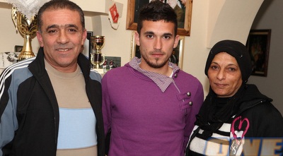 עלי חטיב עם משפחתו (עמית מצפה)