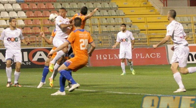 אחמד סבע מנסה לנגוח (חגי ניזרי)