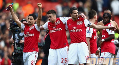 שחקני ארסנל חוגגים (GettyImages)
