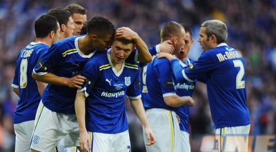 שחקני קרדיף עם מייסון (GettyImages)
