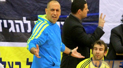 גלעד מאור עצבני. לא מנע עוד הפסד למכבי (יניב גונן) גלעד מאור עצבני. לא מנע עוד הפסד למכבי (יניב גונן)