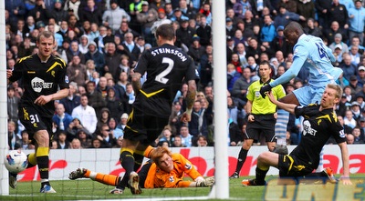 בסוף זה נכנס, מריו באלוטלי כובש את השער השני (GettyImages)