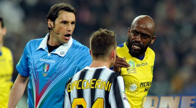 ג´אקריני מתווכח עם לוסיאנו (GettyImages) ג´אקריני מתווכח עם לוסיאנו (GettyImages)