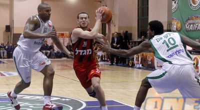 יובל נעימי המצטיין חודר לסל (יוסי ציפקיס) יובל נעימי המצטיין חודר לסל (יוסי ציפקיס)