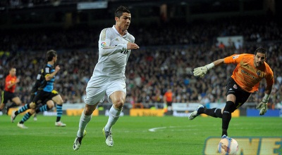 רונאלדו עובר את קאסייה (GettyImages) רונאלדו עובר את קאסייה (GettyImages)