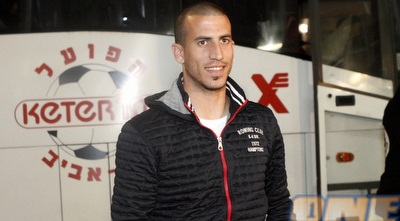 אביחי ידין מחוץ לאוטובס. יהיה גם מחוץ לסגל כל שבוע? (יוסי ציפקיס) אביחי ידין מחוץ לאוטובס. יהיה גם מחוץ לסגל כל שבוע? (יוסי ציפקיס)