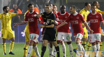 אנטבי וחבריו מסתערים על משיח (יוסי ציפקיס)