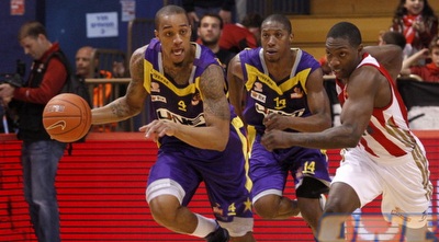 סאליבן בורח לבראדלי (יוסי ציפקיס)