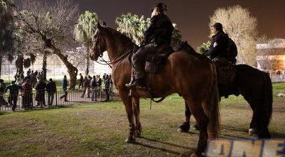 סוסי משטרה מחוץ למגרש (עמית מצפה)