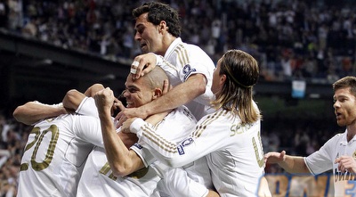 רבע הגמר קורא להם. הבחור מימין יחמיץ את המשחק הראשון (רויטרס) רבע הגמר קורא להם. הבחור מימין יחמיץ את המשחק הראשון (רויטרס)