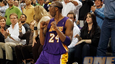 קובי בראיינט חוגג ניצחון (GettyImages)