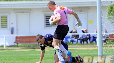 גולן אלקסלסי פוגע בגאל מרגוליס (יניב גונן)