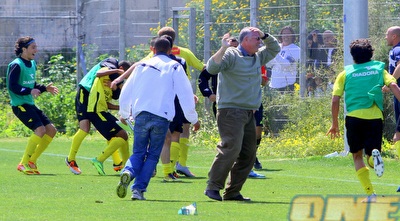 ככה נראית קבוצה שכובשת שער ניצחון בגביע בעשרה שחקנים (יניב גונן)
