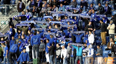 אנפילד? נראה ככה, אבל אלו אוהדי הפועל פ&qout;ת במושבה (שי לוי) אנפילד? נראה ככה, אבל אלו אוהדי הפועל פ&qout;ת במושבה (שי לוי)