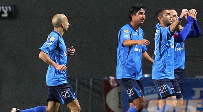 שחקני פ&qout;ת חוגגים את השער (שי לוי) שחקני פ&qout;ת חוגגים את השער (שי לוי)