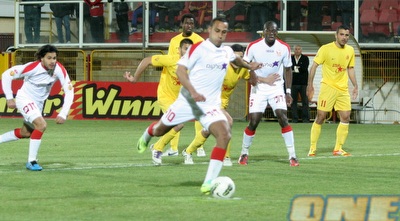 מהראן ראדי בועט מול אשדוד מהנקודה הלבנה (חגי ניזרי) מהראן ראדי בועט מול אשדוד מהנקודה הלבנה (חגי ניזרי)