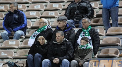 יענקל´ה שחר ביציע (עמית מצפה) יענקל´ה שחר ביציע (עמית מצפה)