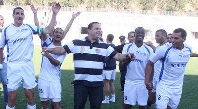 שחקני קרית-שמונה חוגגים בסיום (עמית מצפה) שחקני קרית-שמונה חוגגים בסיום (עמית מצפה)