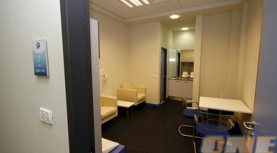 חדר המאמן בבית הנבחרות (יוסי ציפקיס) חדר המאמן בבית הנבחרות (יוסי ציפקיס)