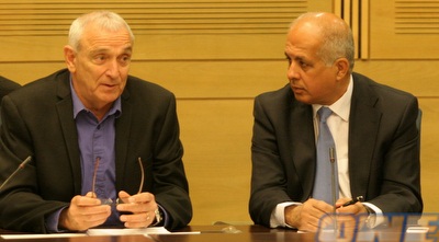 אבי לוזון ויצחק אהרונוביץ (חגי ניזרי)