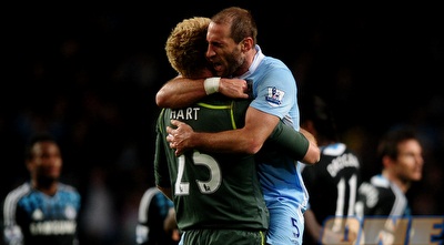 סבאלטה קופץ על הארט (GettyImages)