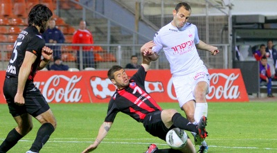 יחיאל מול רואש (יניב גונן) יחיאל מול רואש (יניב גונן)