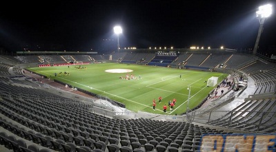 בלומפילד הריק. ככה מארחים דרבי? (יוסי ציפקיס) בלומפילד הריק. ככה מארחים דרבי? (יוסי ציפקיס)