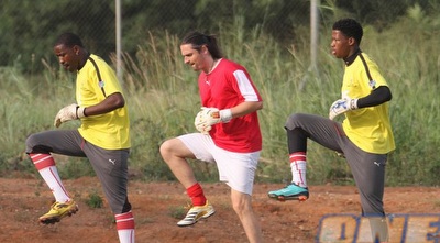 לוץ מאמן שוערים (ONE)