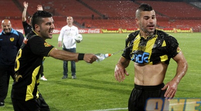 מויאל מקבל מקלחת מריקן. הנשמה של בית&qout;ר (יוסי ציפקיס) מויאל מקבל מקלחת מריקן. הנשמה של בית&qout;ר (יוסי ציפקיס)