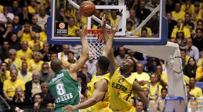 מייק באטיסט קולע ומתגבר על קית´ לנגפורד (יוסי ציפקיס)