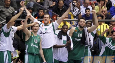 הספסל של פנאתינאיקוס צוהל. ניצחון במאני טיים (יוסי ציפקיס)