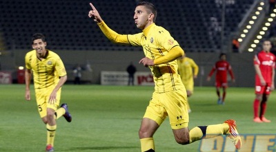 מונס דאבור חוגג את השני של הצהובים (יוסי ציפקיס)