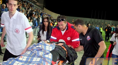 עלי חטיב מפונה לבית חולים. המשחק שהצית אש (משה חרמון) עלי חטיב מפונה לבית חולים. המשחק שהצית אש (משה חרמון)