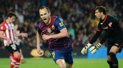 אינייסטה רץ לחגוג אחרי השער (GettyImages) אינייסטה רץ לחגוג אחרי השער (GettyImages)