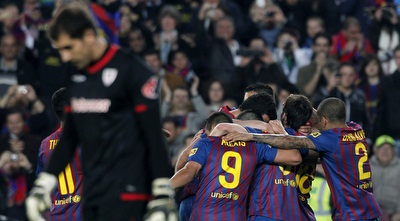 שחקני בארסה חוגגים, גורקה קצת פחות שמח (רויטרס) שחקני בארסה חוגגים, גורקה קצת פחות שמח (רויטרס)