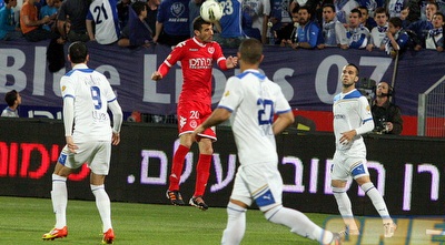 יגאל אנטבי נוגח (משה חרמון)