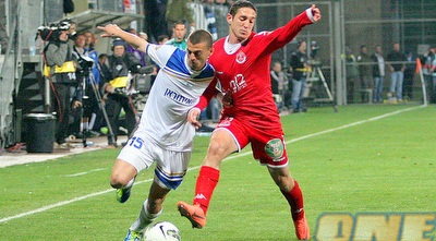 אלעד גבאי נאבק באלרואי כהן (משה חרמון)