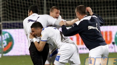 שחקני קריית שמונה חוגגים את האליפות עם סיום המשחק (יוסי ציפקיס)