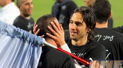 אבו חצירא ובדש חוגגים (משה חרמון) אבו חצירא ובדש חוגגים (משה חרמון)