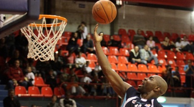 ווטסון עולה לסל (עמית מצפה)