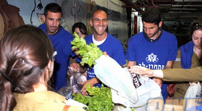 גל שיש, שי אבוטבול ויגאל אנטבי (משה חרמון)