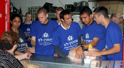 פדרו גלבאן וכפיר אדרי (משה חרמון)