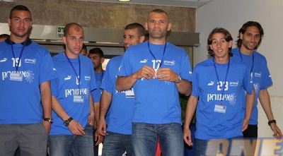 שחקני קרית שמונה בלשכת רה&qout;מ (משה חרמון) שחקני קרית שמונה בלשכת רה&qout;מ (משה חרמון)