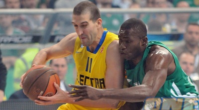 טל בורשטיין מול סאטו (GettyImages) טל בורשטיין מול סאטו (GettyImages)