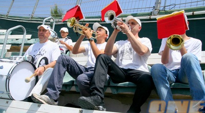 דואגים לאווירה (יניב גונן)