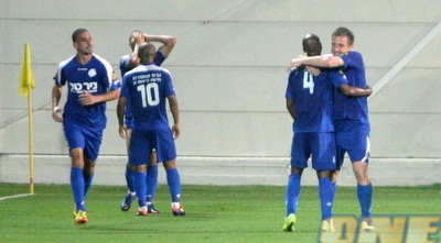 עשהאל בן שבת ושחקני רמה&qout;ש חוגגים (חגי ניזרי) עשהאל בן שבת ושחקני רמה&qout;ש חוגגים (חגי ניזרי)