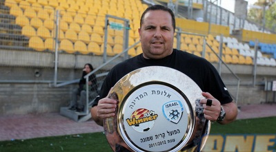 רן בן שמעון והצלחת (עמית מצפה)