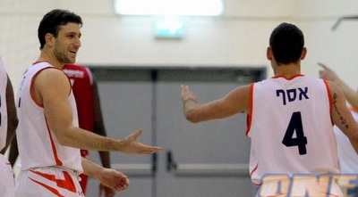 דורי אסף מאושר (משה חרמון) דורי אסף מאושר (משה חרמון)