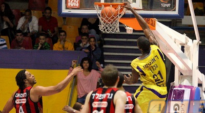 דאנסטון. חולון חייבת לנצח כדי לשמור על סיכוי לביתיות (משה חרמון)